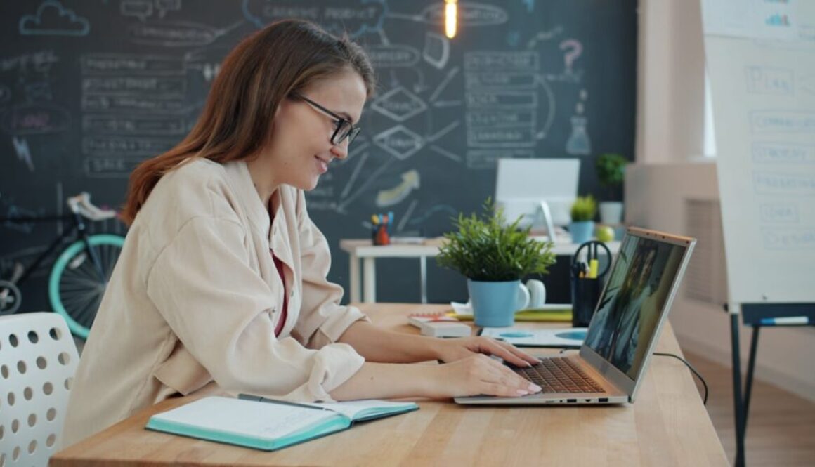 Jak kurs JavaScript rewolucjonizuje frontend development